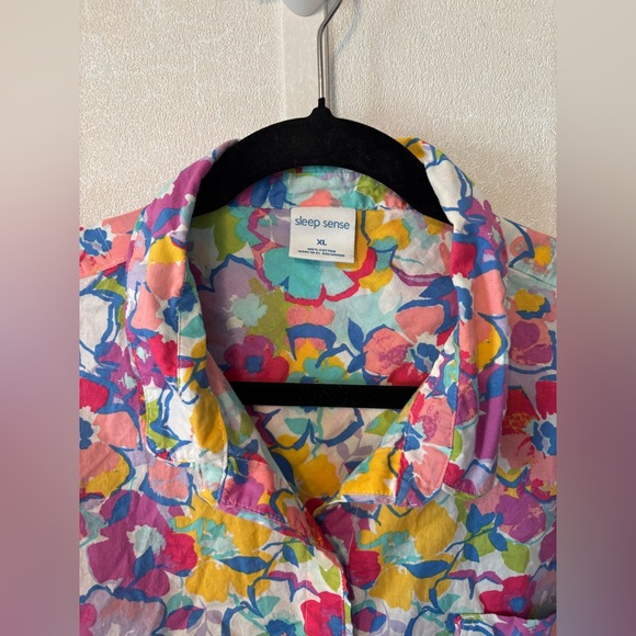 Sleep Sense | Floral Short Sleeve Button-Up Shirt and shorts | Size XL - Picture 2 of 11
